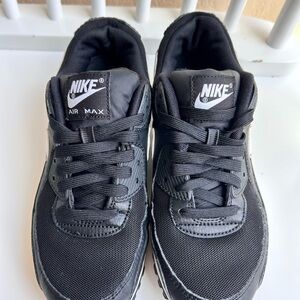 Nike Air Max Triple Black Sneakers